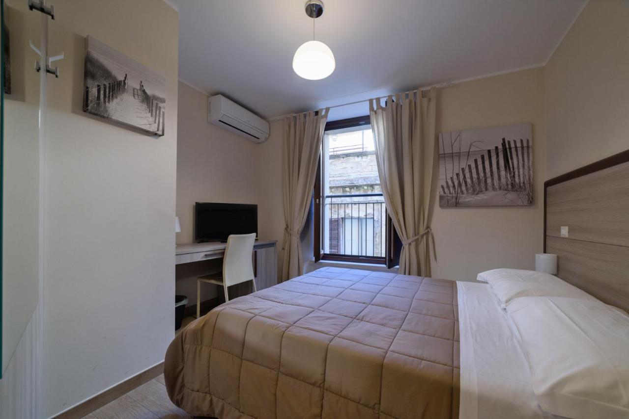 טודי Flora Hotel מראה חיצוני תמונה